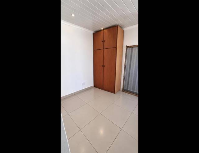 2 BEDROOM PROPERTY TO RENT IN GOODWOOD CENTRAL